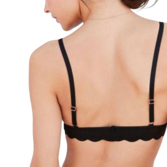 Out From Under Ayden Scallop Triangle Bra - Picture 5 of 8